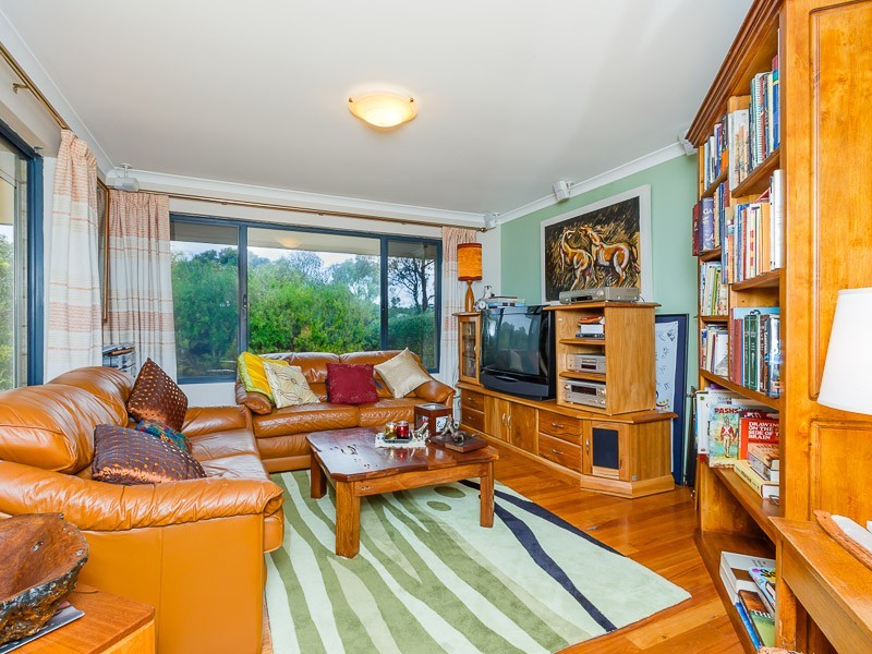 6 St Ives Cove, Warnbro WA 6169