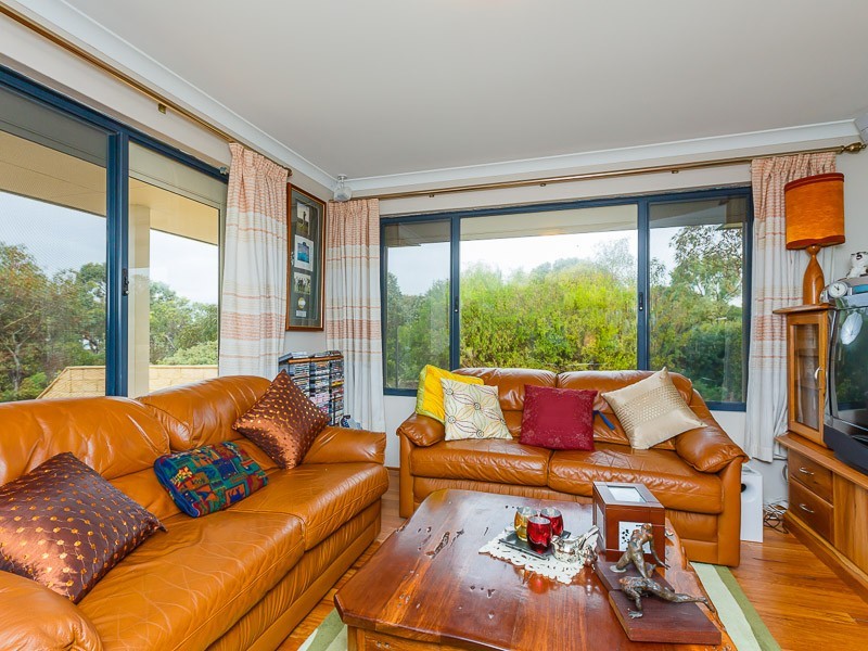 6 St Ives Cove, Warnbro WA 6169
