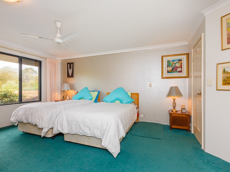6 St Ives Cove, Warnbro WA 6169
