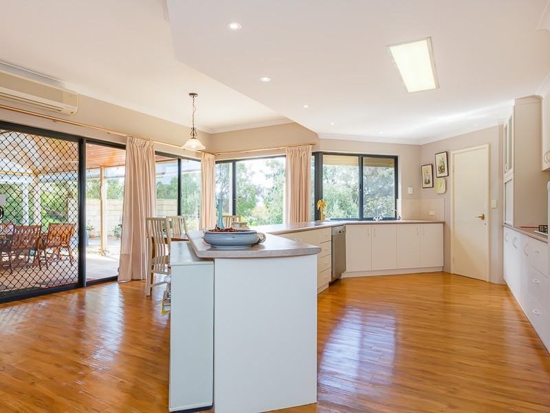 6 St Ives Cove, Warnbro WA 6169