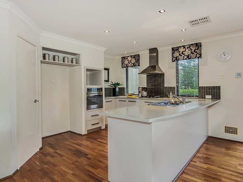 24 Vernon Gough Drive, Baldivis WA 6171