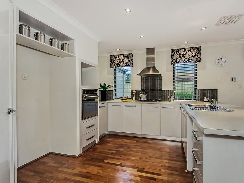 24 Vernon Gough Drive, Baldivis WA 6171