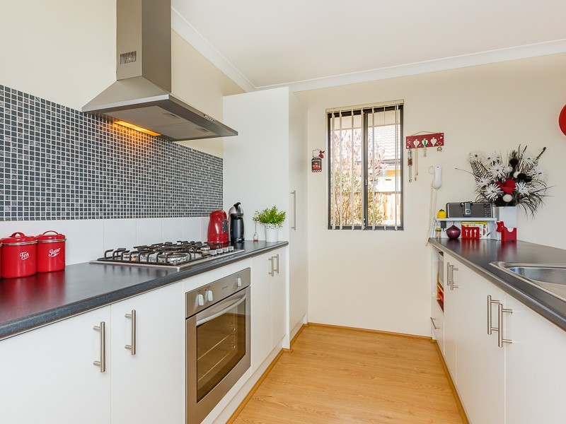 2 Onyx Lane, Wellard WA 6170