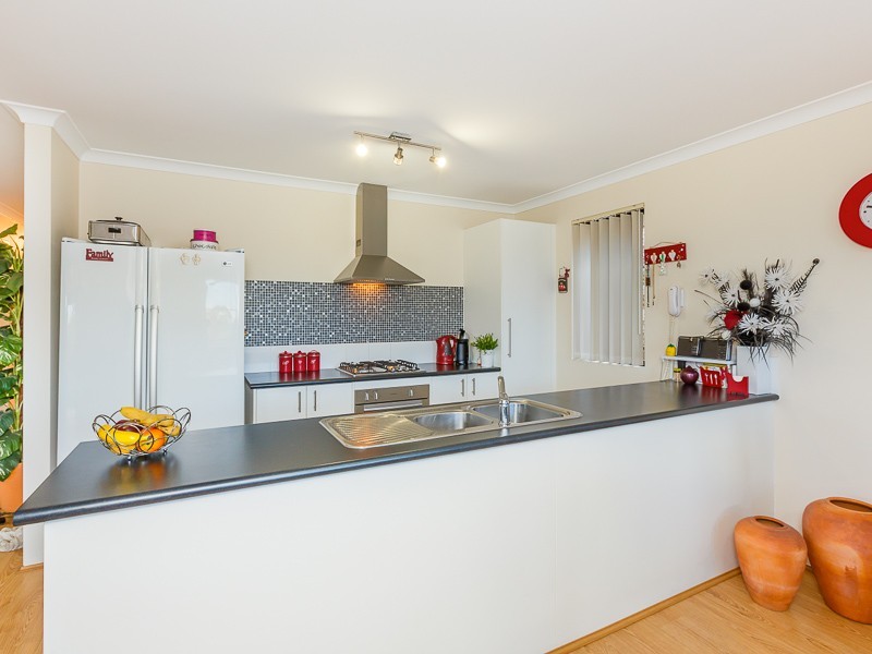 2 Onyx Lane, Wellard WA 6170