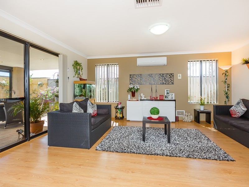 2 Onyx Lane, Wellard WA 6170