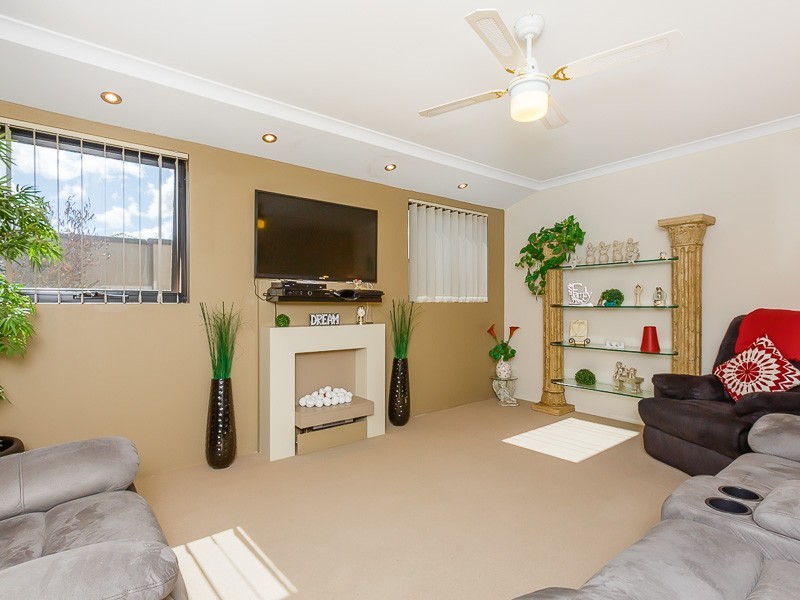 2 Onyx Lane, Wellard WA 6170