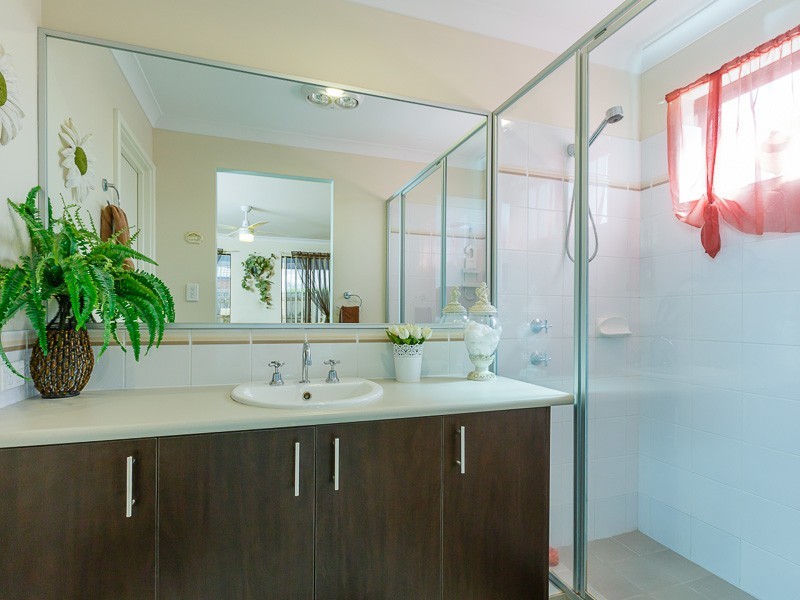 2 Onyx Lane, Wellard WA 6170