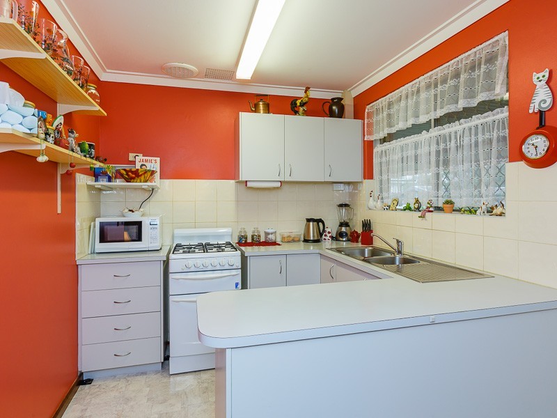 30 Dawson Way, Parmelia WA 6167