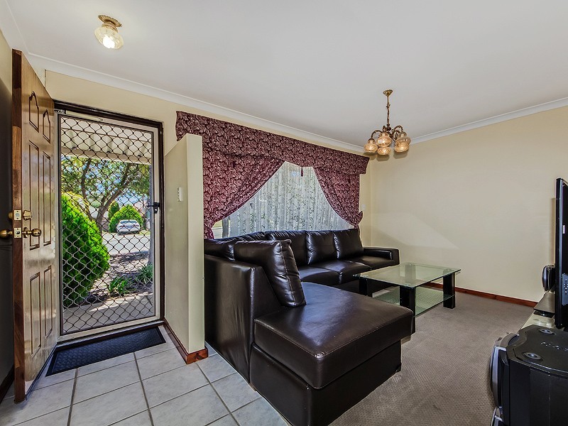 2 Ferris Green, Parmelia WA 6167