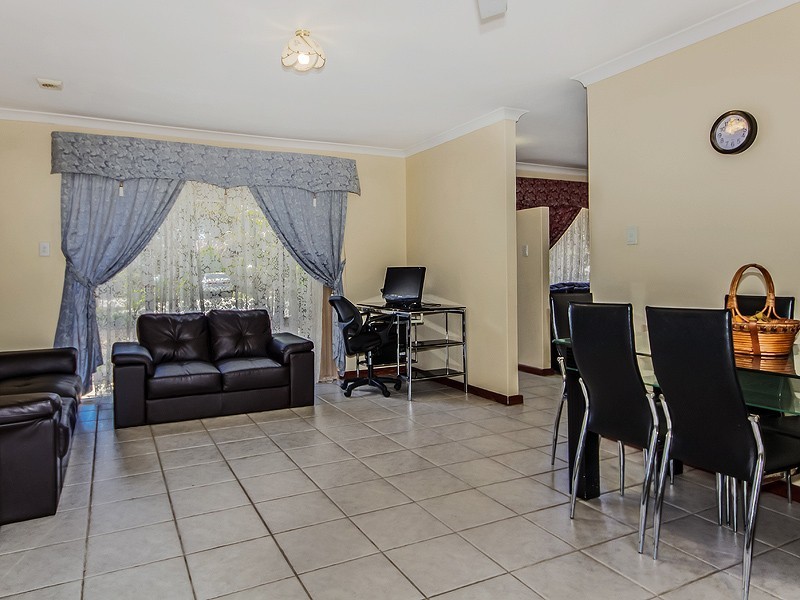 2 Ferris Green, Parmelia WA 6167
