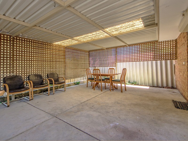 2 Ferris Green, Parmelia WA 6167