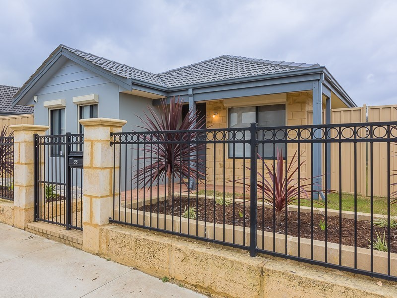35 Moston Crescent, Bertram WA 6167