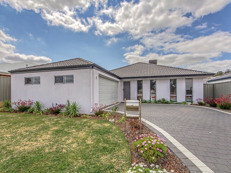 4 Chipping Crescent, Wellard WA 6170