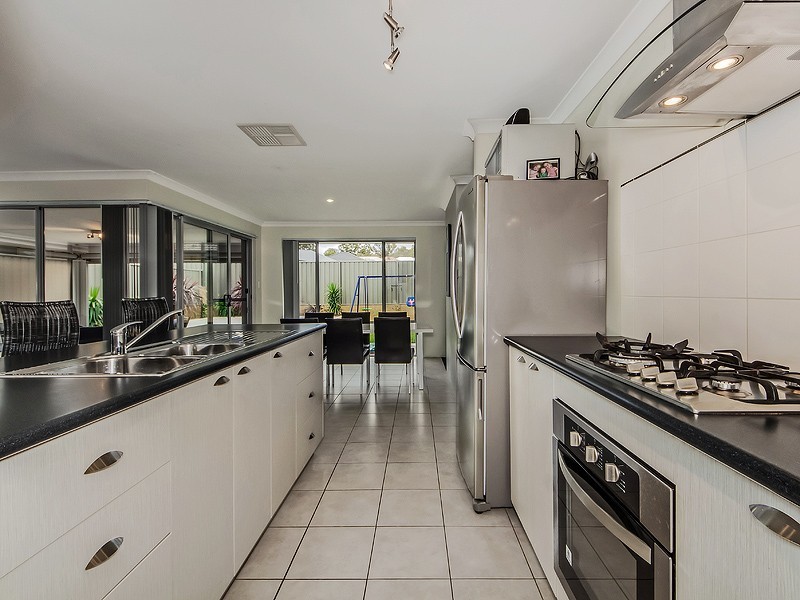 4 Chipping Crescent, Wellard WA 6170