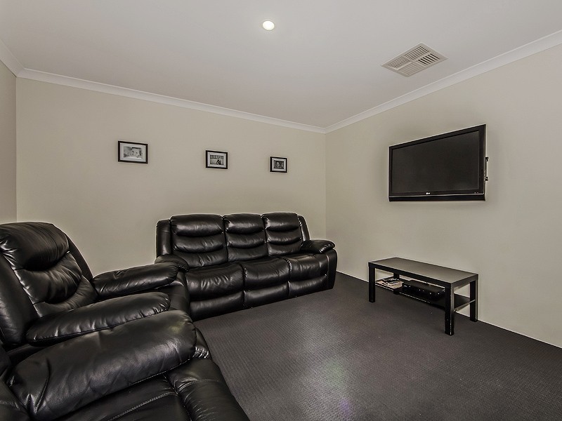 4 Chipping Crescent, Wellard WA 6170