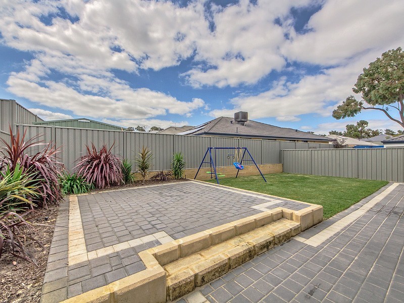 4 Chipping Crescent, Wellard WA 6170