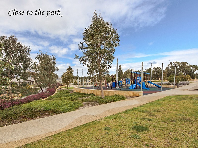 4 Chipping Crescent, Wellard WA 6170
