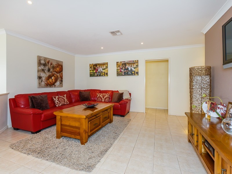 10 Diadem Crescent, Bertram WA 6167
