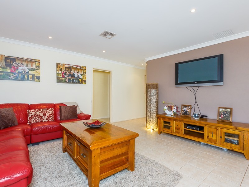 10 Diadem Crescent, Bertram WA 6167