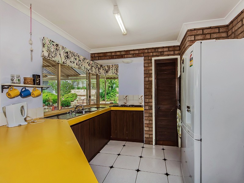 15 Cobine Rise, Parmelia WA 6167