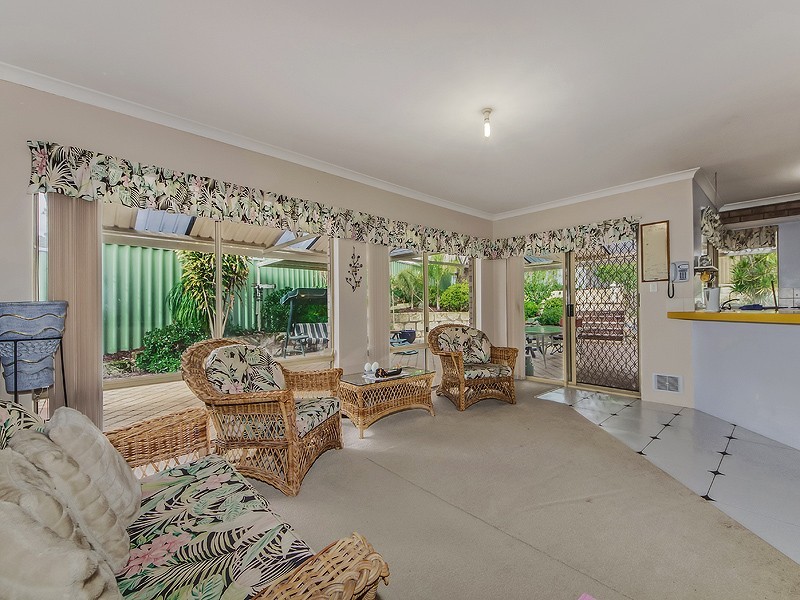 15 Cobine Rise, Parmelia WA 6167