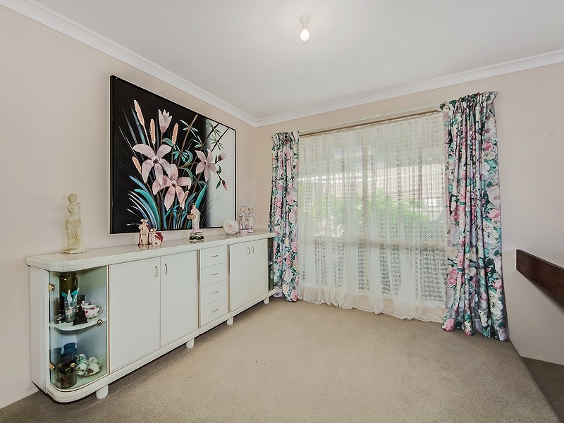 15 Cobine Rise, Parmelia WA 6167