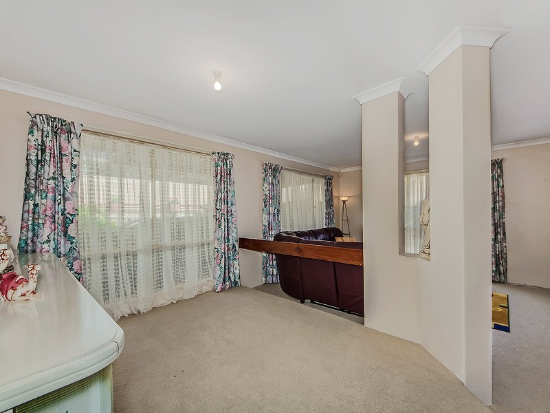 15 Cobine Rise, Parmelia WA 6167
