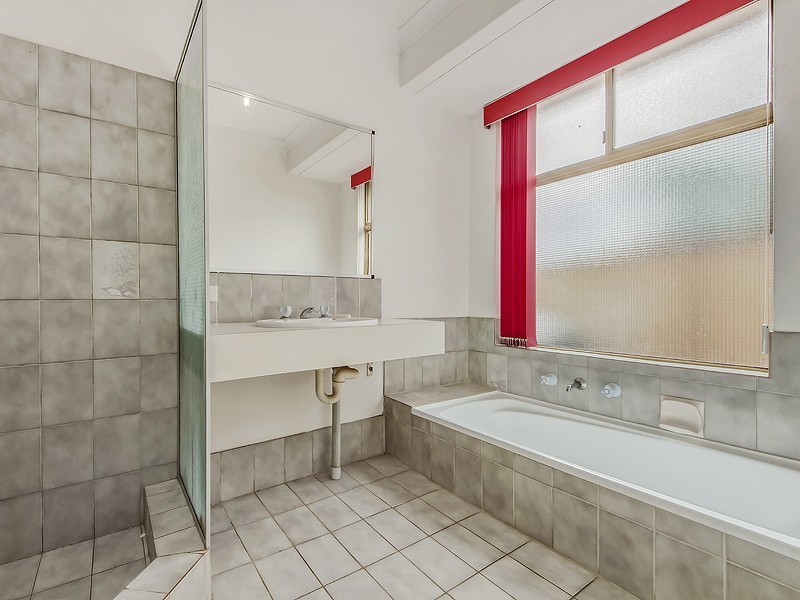 15 Cobine Rise, Parmelia WA 6167