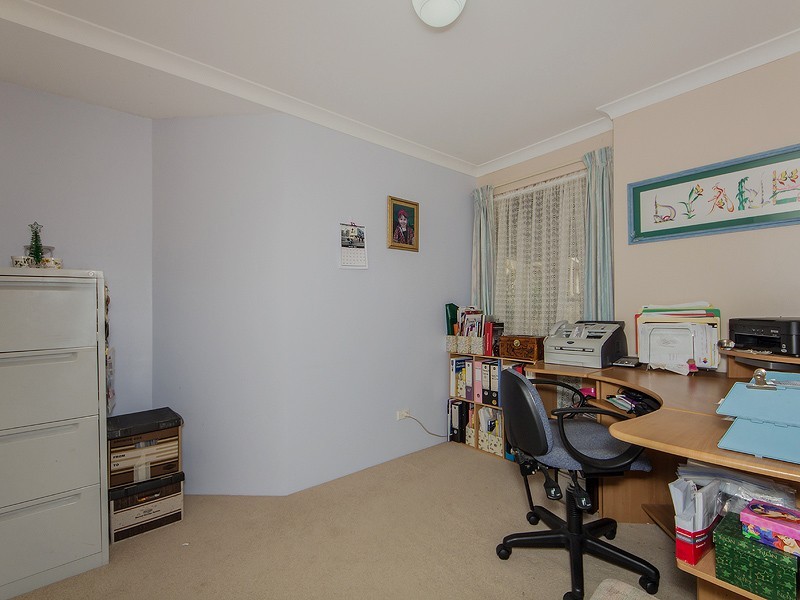 15 Cobine Rise, Parmelia WA 6167