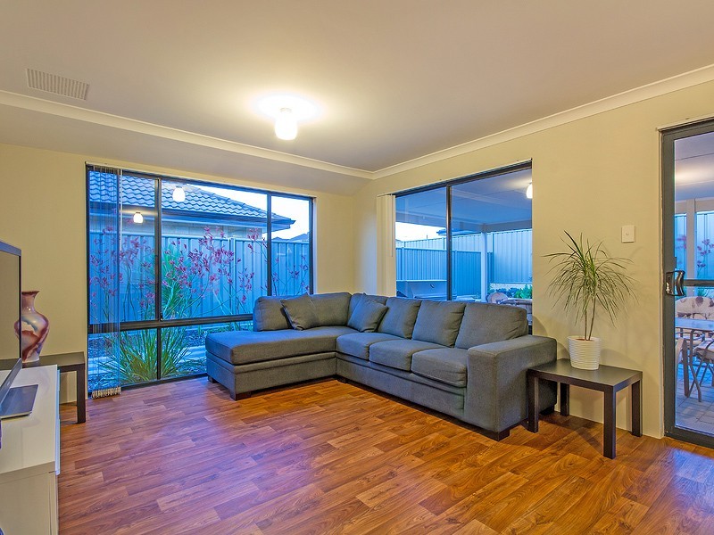 2 Chipping Crescent, Wellard WA 6170