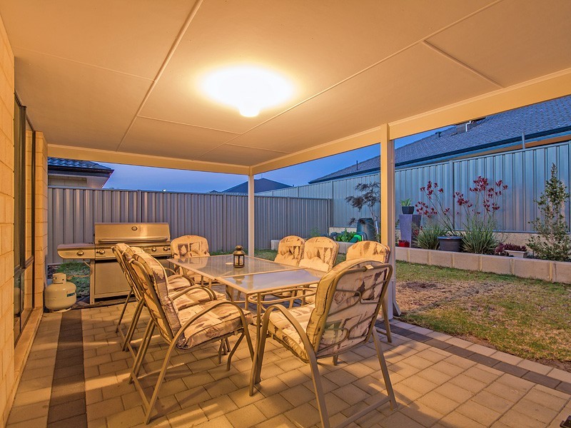 2 Chipping Crescent, Wellard WA 6170