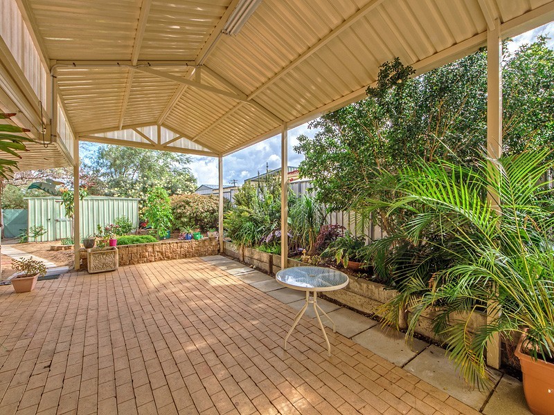 35 Skottowe Parkway, Parmelia WA 6167
