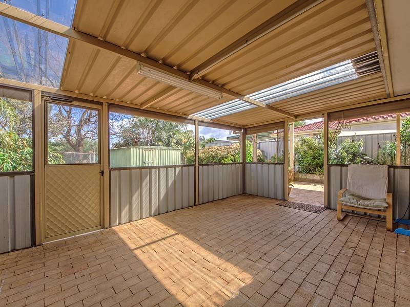 35 Skottowe Parkway, Parmelia WA 6167