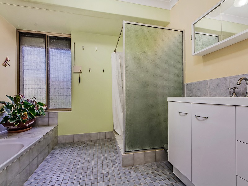 35 Skottowe Parkway, Parmelia WA 6167