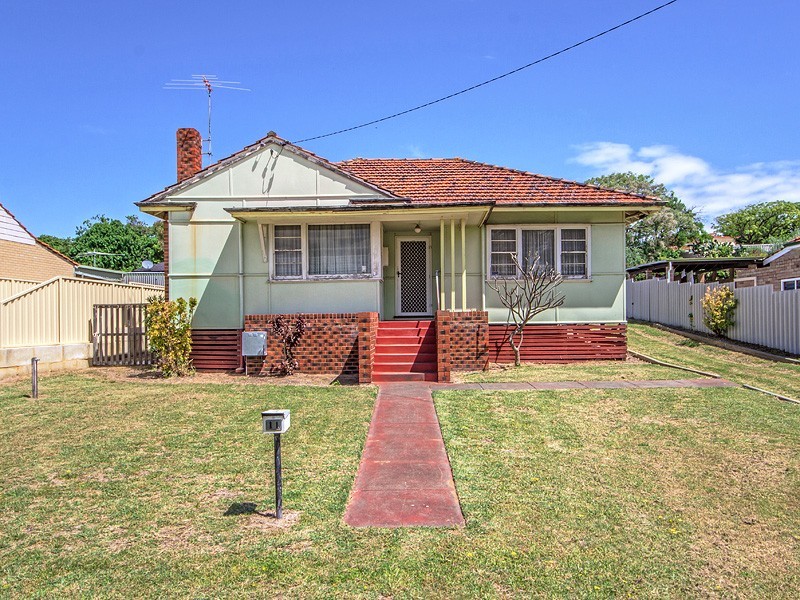 11 Lewington Street, Beaconsfield WA 6162