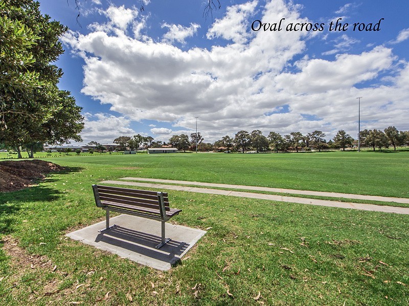 11 Lewington Street, Beaconsfield WA 6162