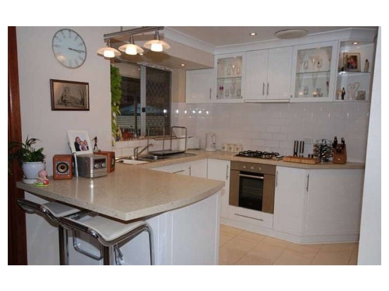 27 Chisham Avenue, Parmelia WA 6167