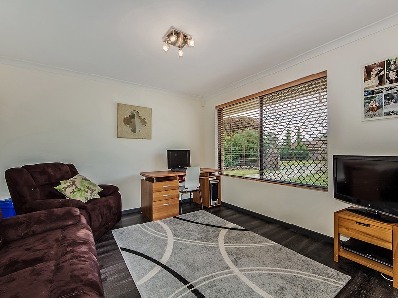 1 Youngs Place, Parmelia WA 6167