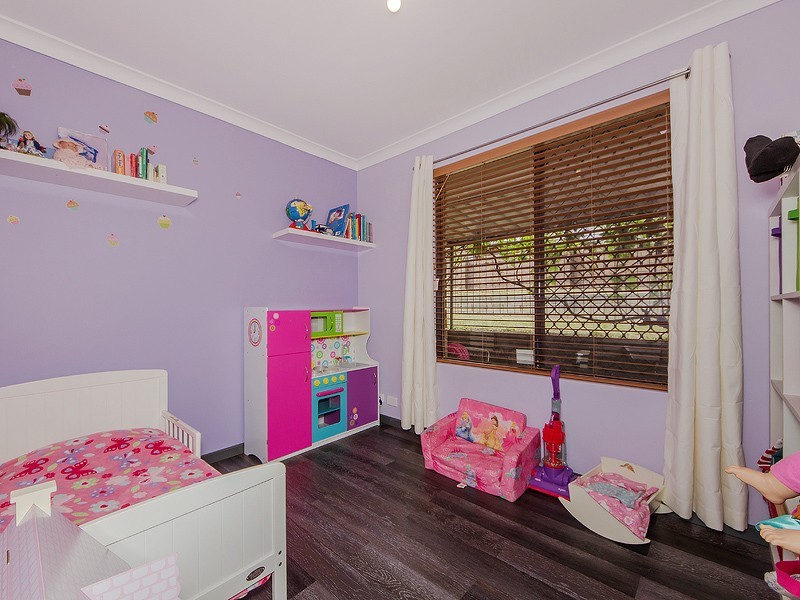 1 Youngs Place, Parmelia WA 6167