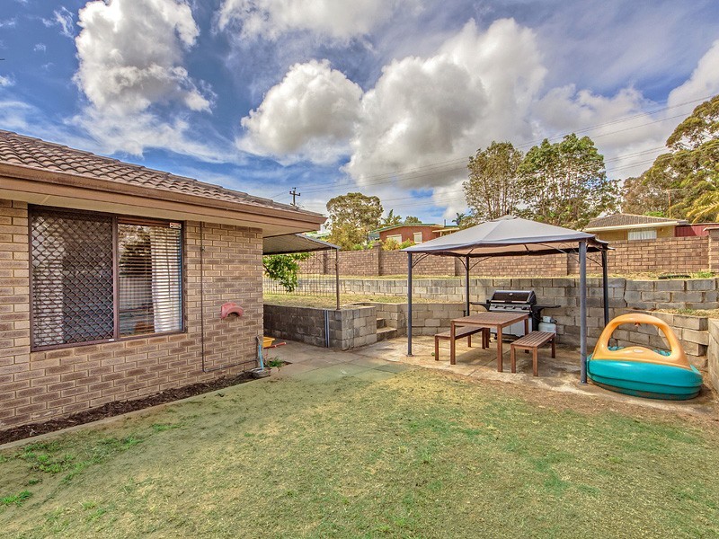 1 Youngs Place, Parmelia WA 6167
