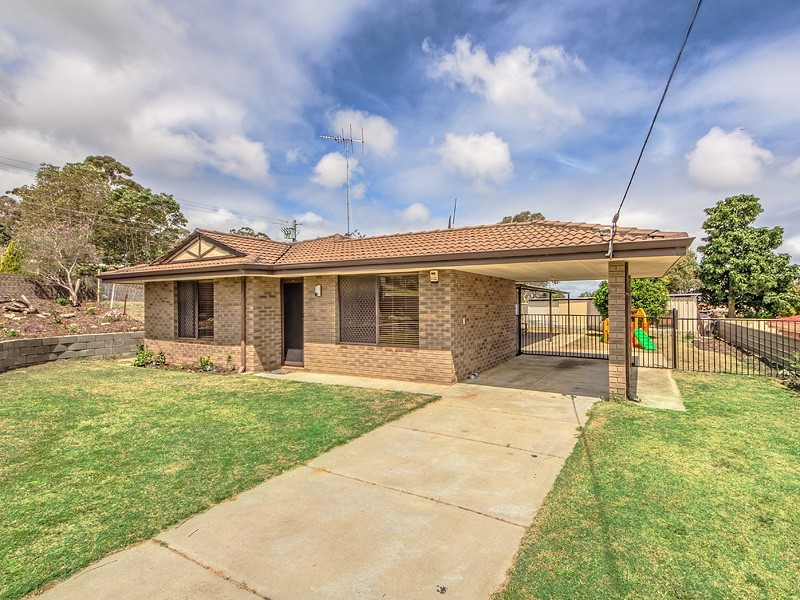 1 Youngs Place, Parmelia WA 6167