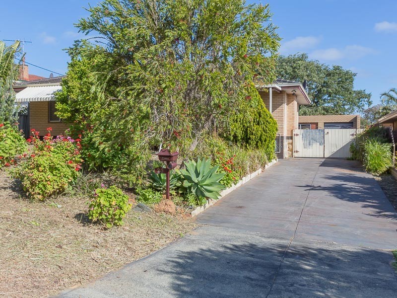 23 Richard Place, Orelia WA 6167