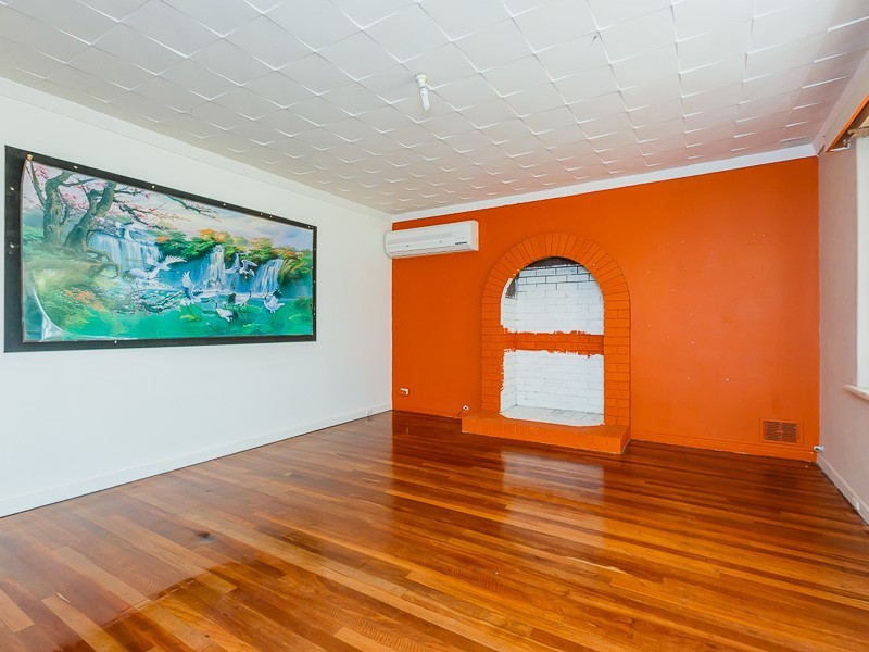 23 Richard Place, Orelia WA 6167