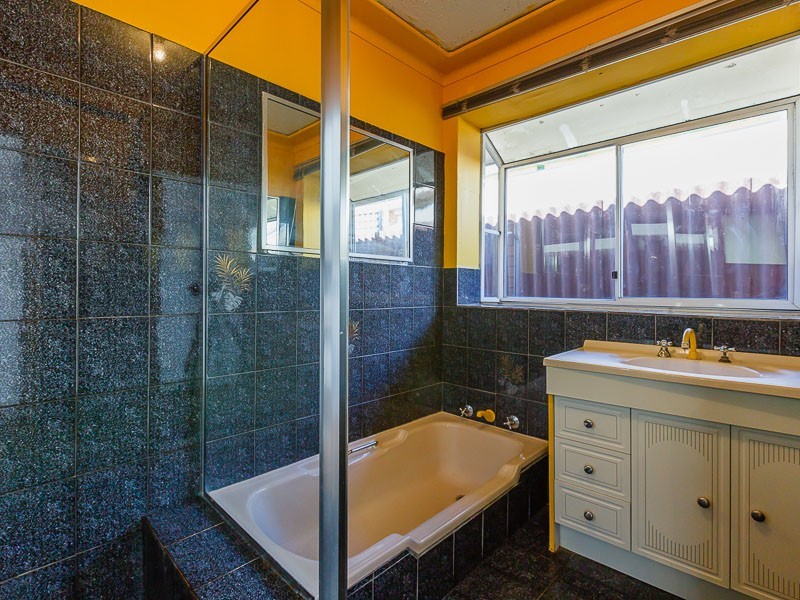 23 Richard Place, Orelia WA 6167