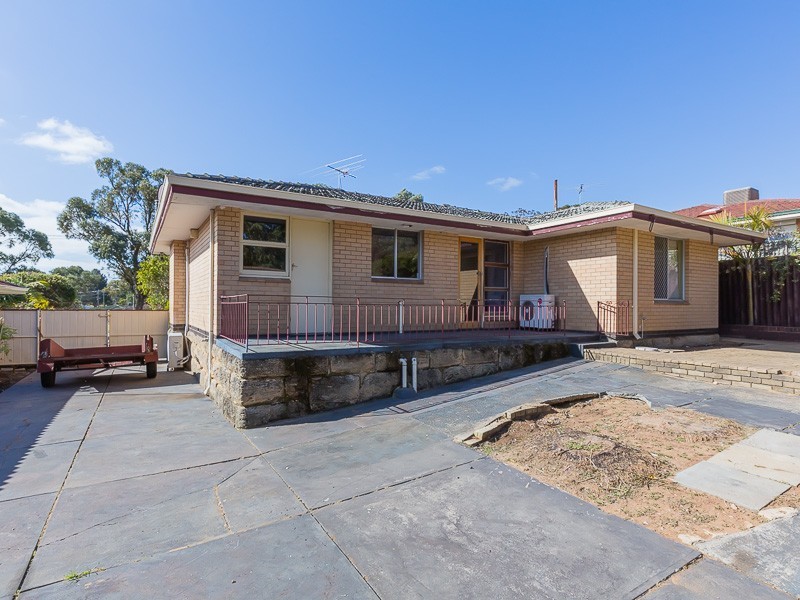 23 Richard Place, Orelia WA 6167