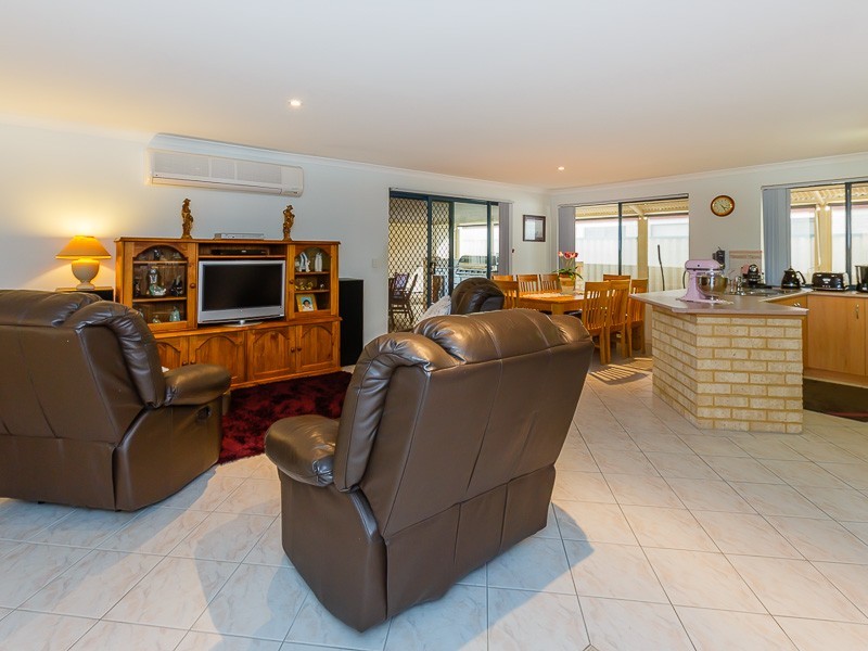 14 Yelka Way, Bertram WA 6167