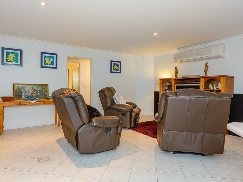 14 Yelka Way, Bertram WA 6167