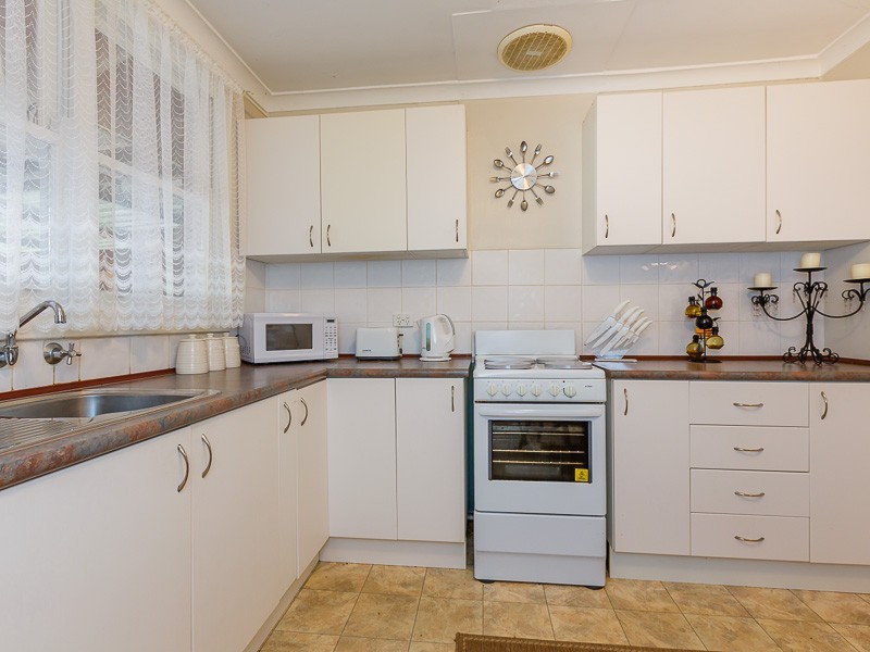 18A Littlemore Road, Orelia WA 6167