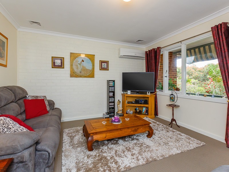 18A Littlemore Road, Orelia WA 6167