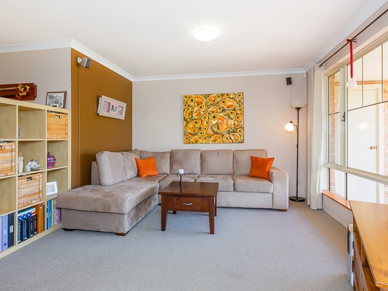 10 Brougham Crescent, Orelia WA 6167